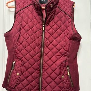Active USA Women's Quilted Maroon Vest
